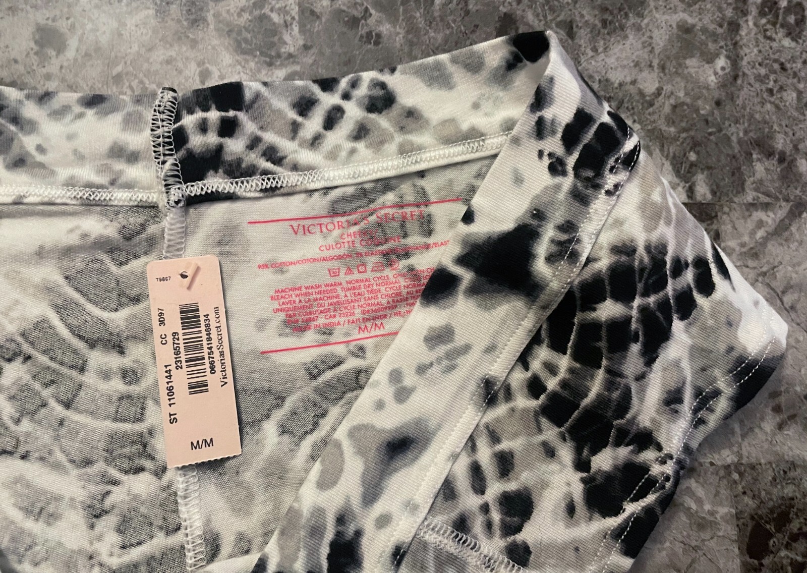 NWT VICTORIA’S SECRET MEDIUM WHITE BLACK GRAY TIE DYE RARE CHEEKY PANTIES