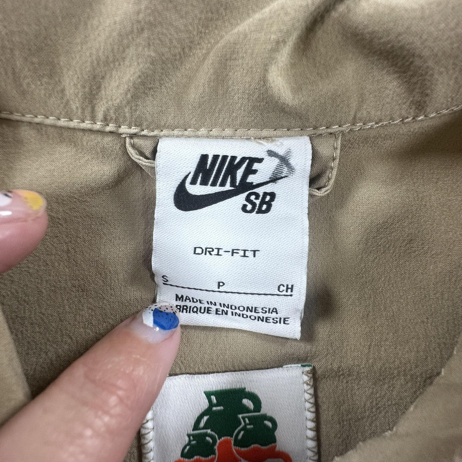 Nike SB Jarritos Dri-FIT Bowling Shirt Mens Small Beige Short Sleeve DV9077