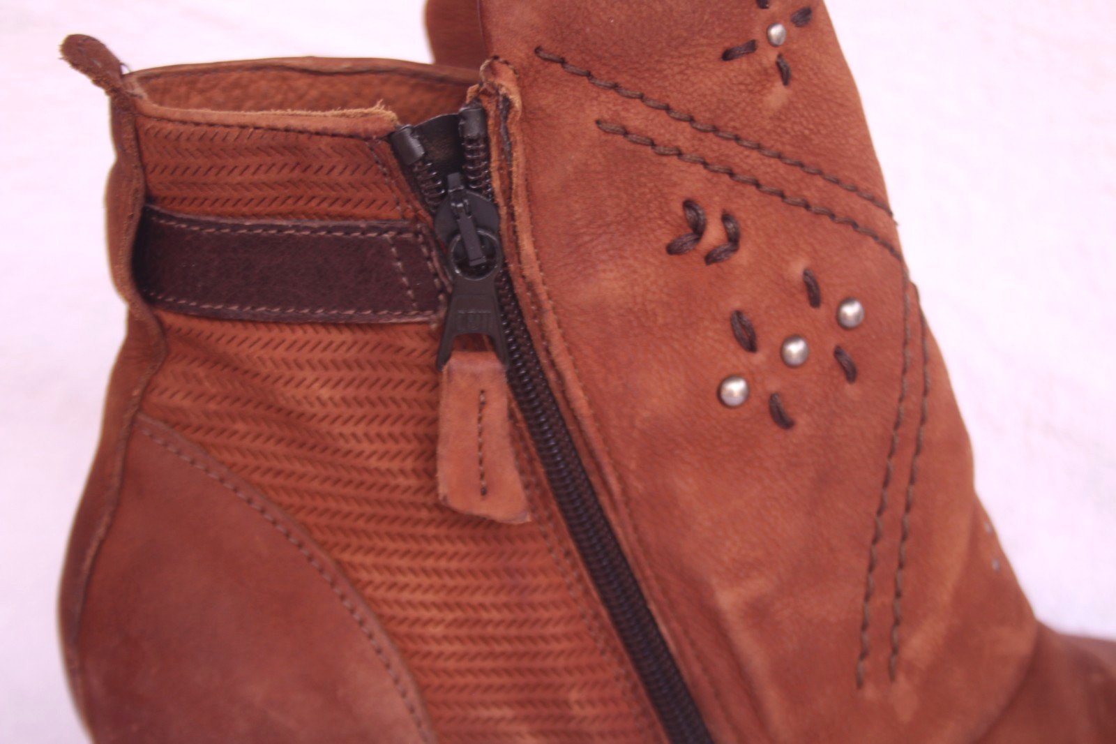 MIZ MOOZ Mills Studded Ankle Boot Womens 40/US 9-9.5 Brown Wrap Boho Buckle