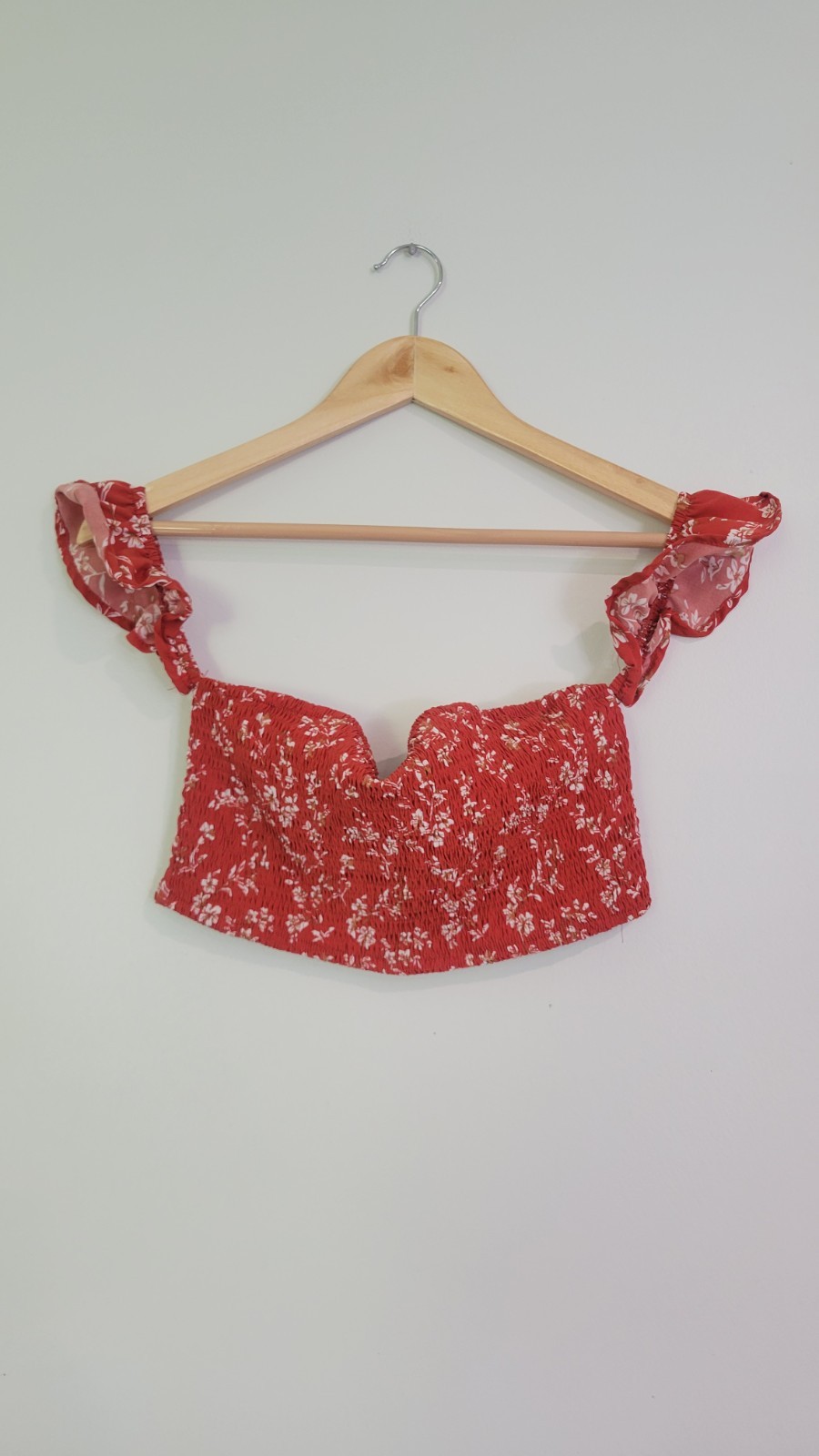 SheIn Women’s Red White Floral Smocked Ruffle Sweetheart Cropped Crop Top M