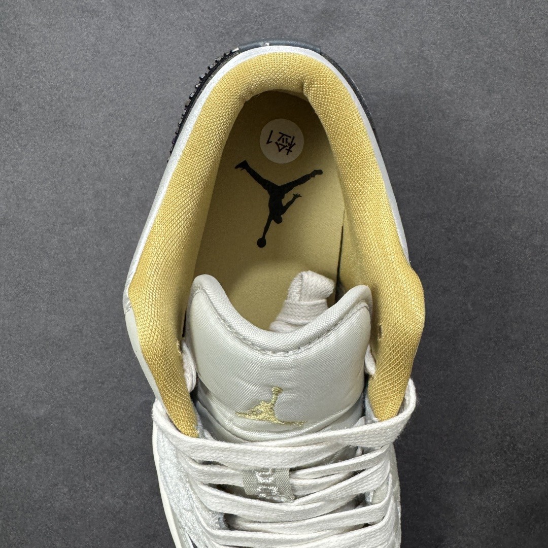 NK AJ 1 Low Se Beaded Swoosh DV1762-001