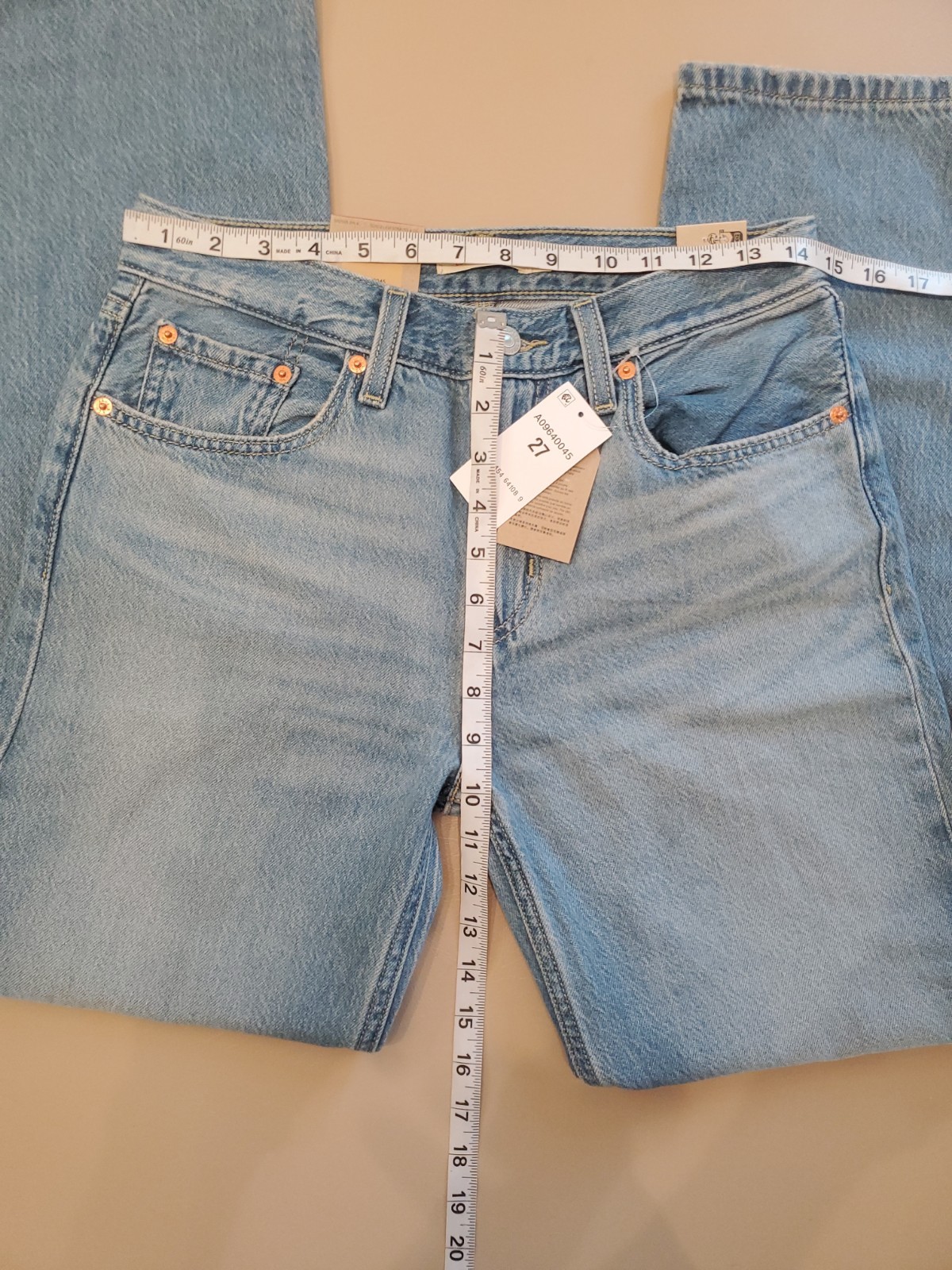 Levi’s Women’s Low Pro Mid Rise Jeans , Straight Leg , Medium Wash Size 27 NEW