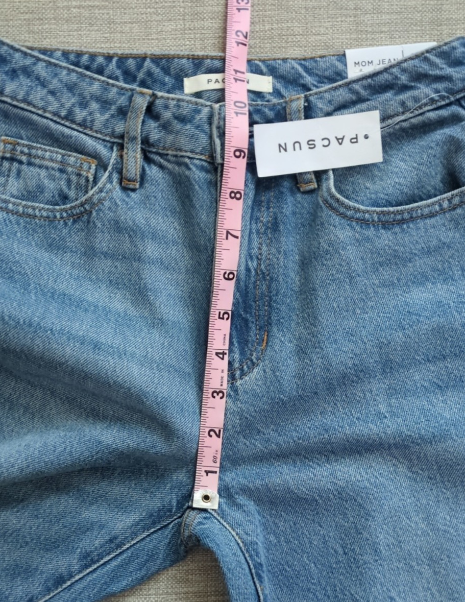 Pacsun Mom Jeans Light Wash Size 24 High Rise (24×28) NWT
