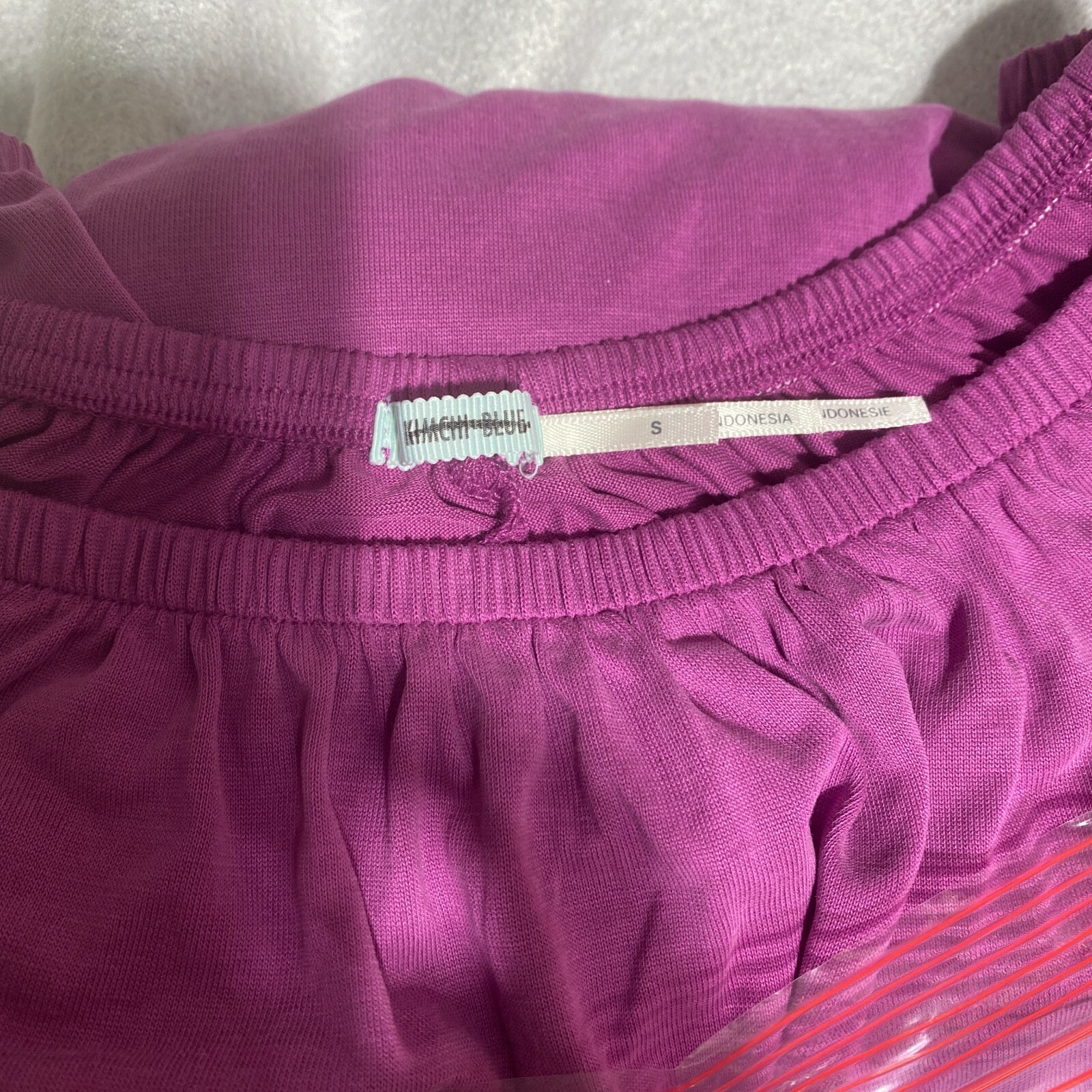 Urban Outfitters Kimchi Blue Size Small Top Off Shoulder Bell Sleeve Magenta