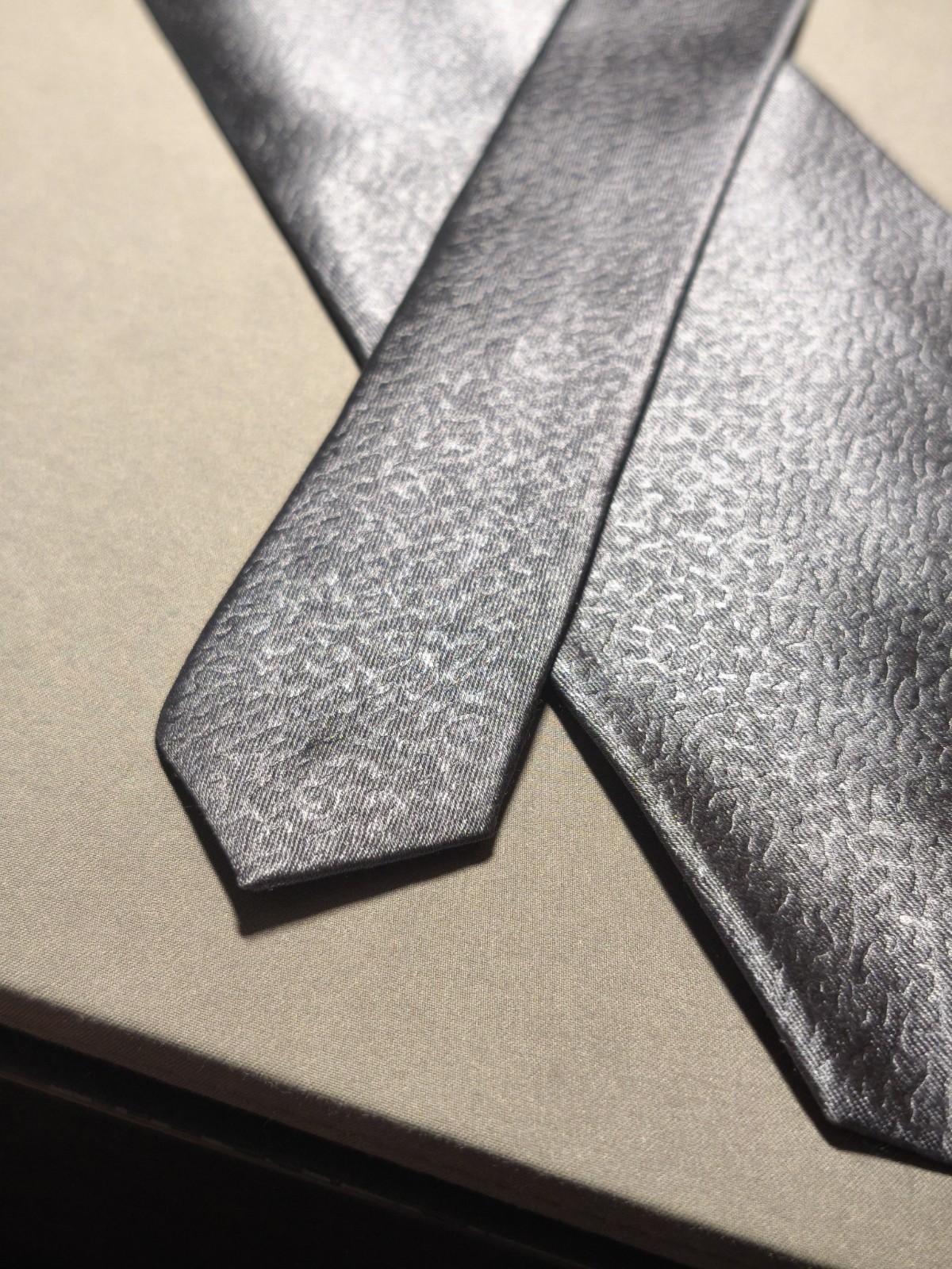 Women’s Karan NY – Solid Color Grey Silk Leather Effect Tie Made In USA