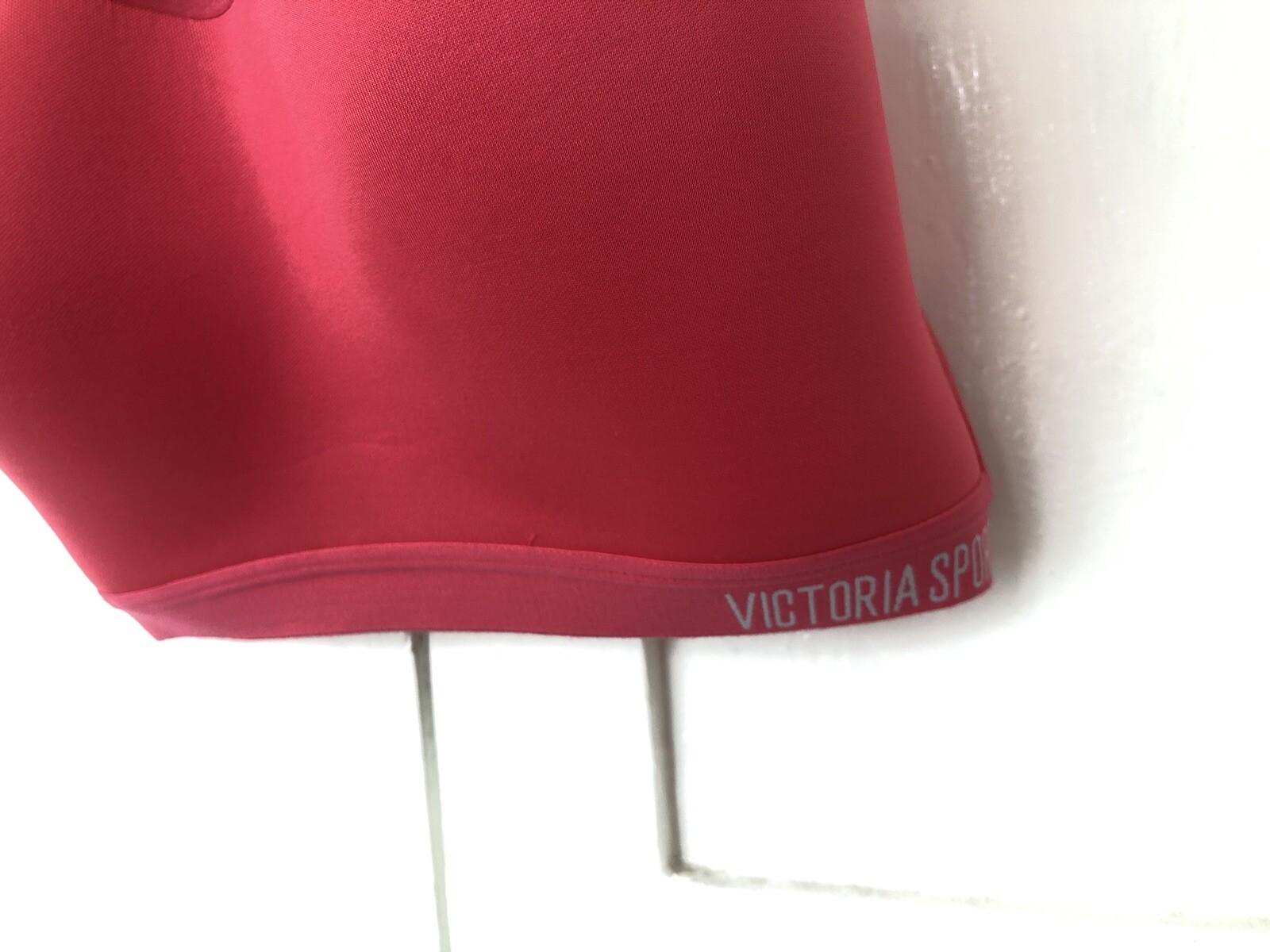VICTORIA SECRETS SPORTS BRA SIZE 34DDD incredible lightweight max pink new