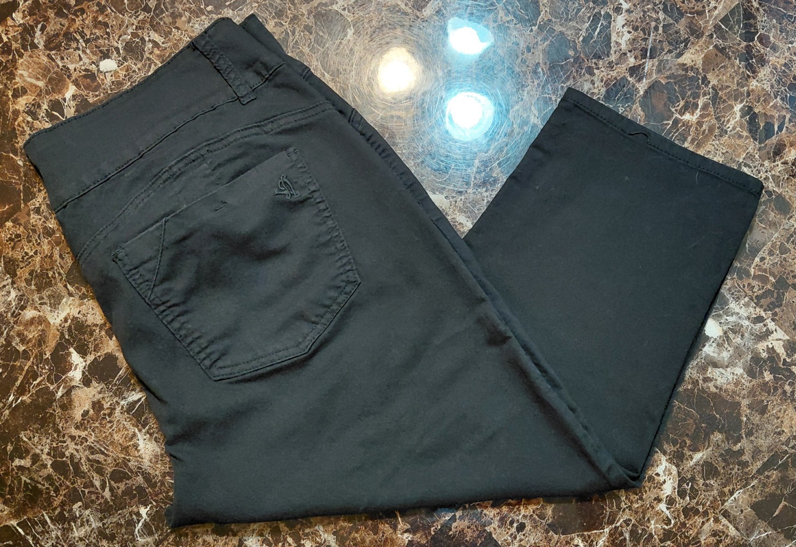 VIP Jeans Women’s Size 21/22 Black Capri Pants