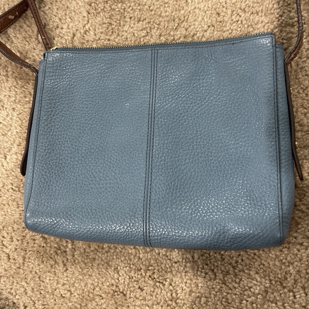 Fossil pebbled blue Gemma crossbody bag brown strap zip closure inner pockets