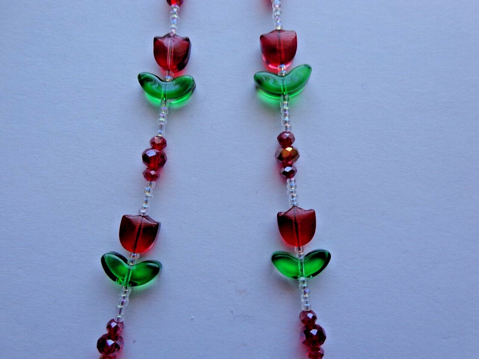 TULIP BEADS CRYSTAL BEADS EYE GLASS READING SUNGLASSES HOLDER + LOBSTER CLASPS
