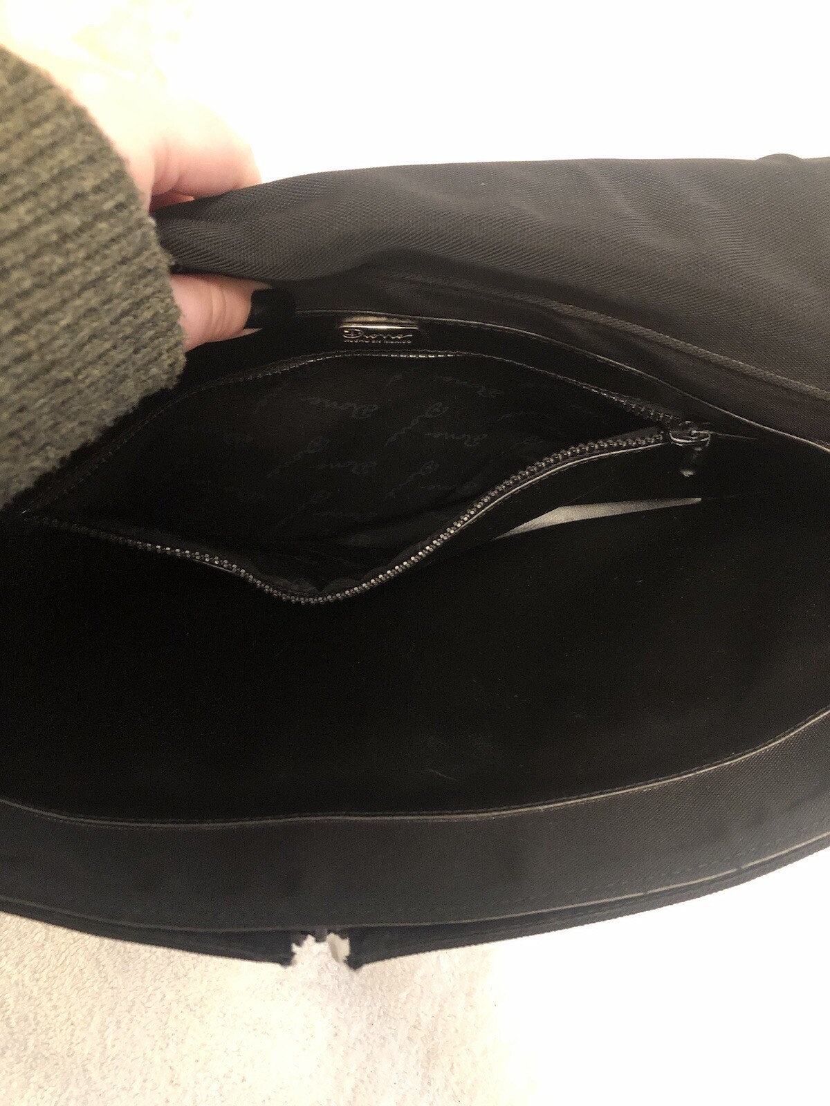 Unisex Messenger Bag Structured Sleek Onyx Vegan Leather Multi-Pocket Satchel