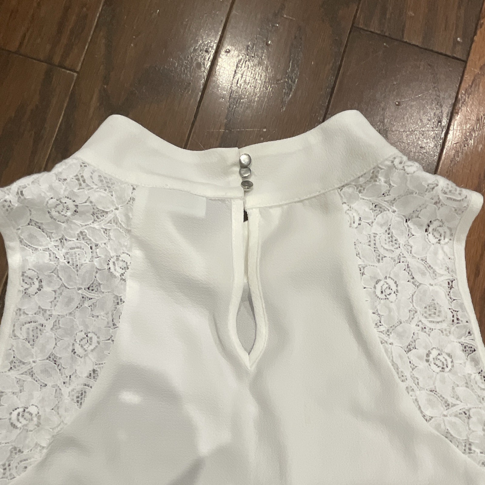 New York & Company White Lace Mock Neck Sleeveless Blouse Button, Size L