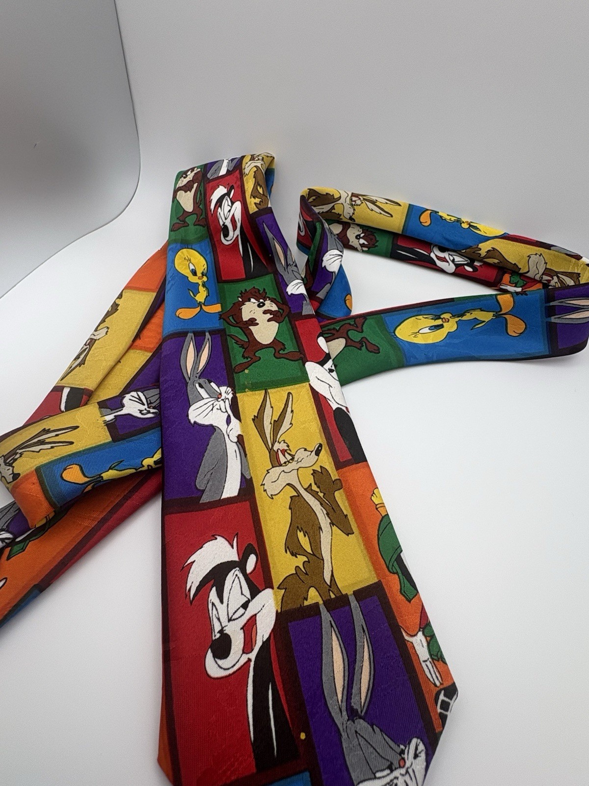 Looney Tunes Mania Silk Woven Pointed Tie Multicolor Cartoon Bugs Bunny