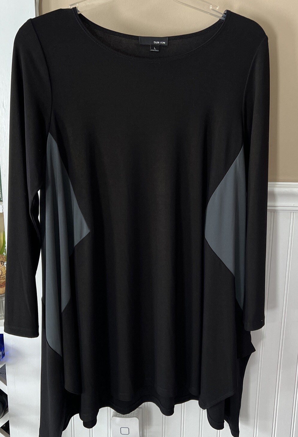Sun Kim Comfy USA Black With Gray Silky Jersey Asymmetrical Tunic Top L LS