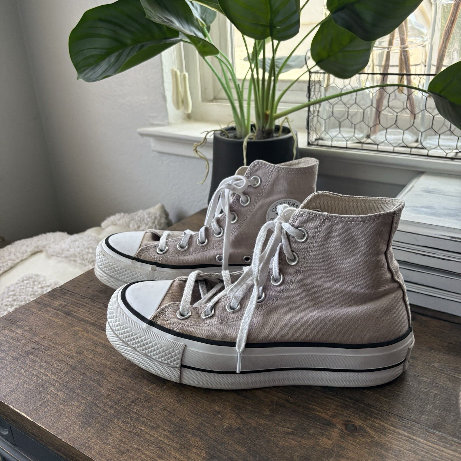 Converse Chuck Taylor All Star Lift Platform High Wonder Stone Size 5.5 Wimen’s