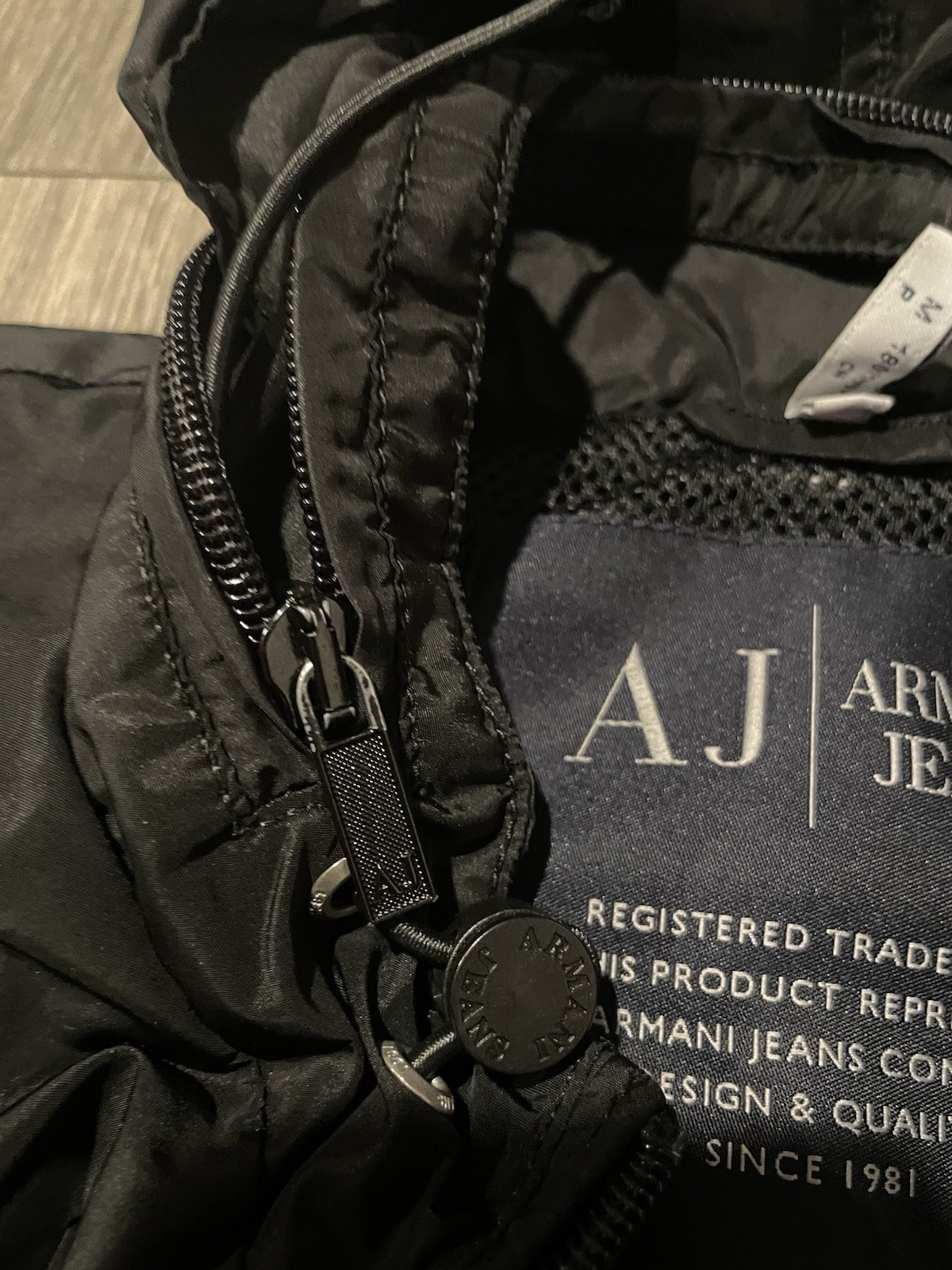 Armani Jeans Men’s Black Hooded Full Zip Puffer Jacket Size M Short