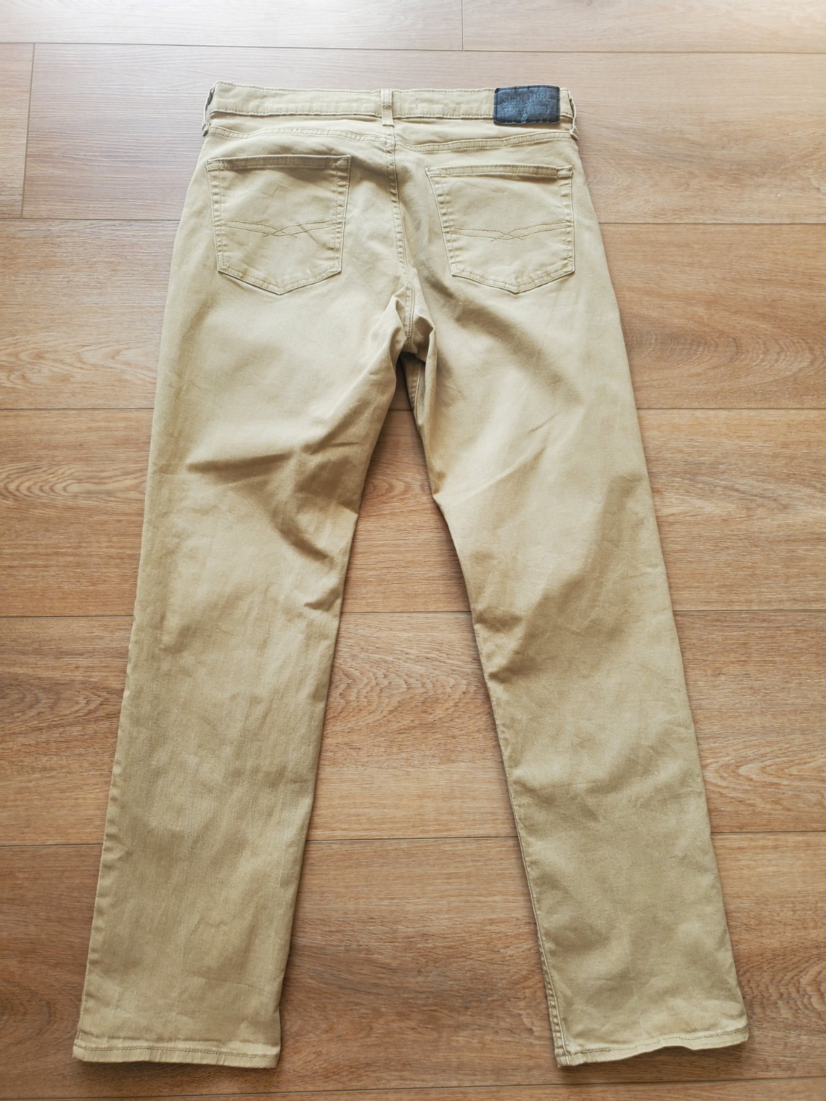 Signature by Levi Strauss & Co Men’s Athletic Straight Beige Stretch Jeans