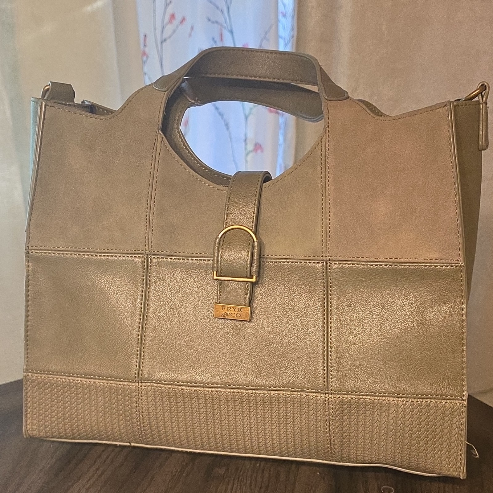 Frye Women’s Gray Tote Top Handle Zip Closure Gold Hardware Lined Pockets