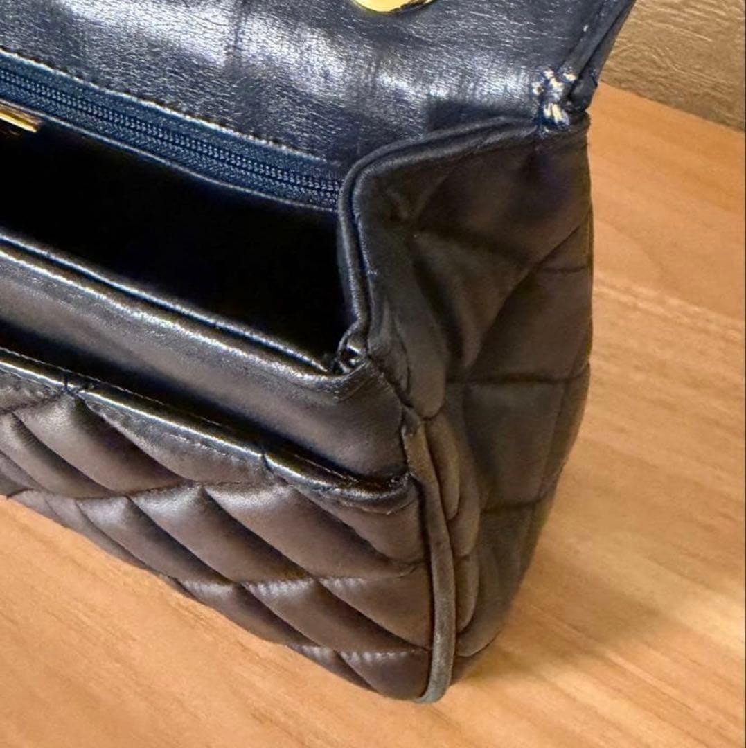 Givenchy Quilted Chain Shoulder Bag Authentic Dark Navy 4G Logo Hardware Vintage