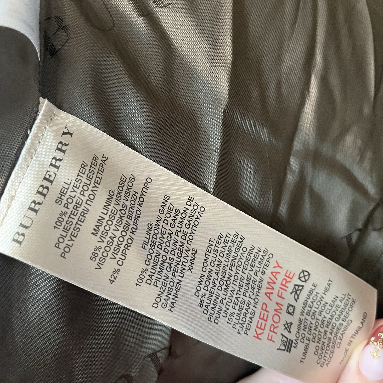 💋 Burberry Brit Puffer sz M, pit to pit 19.5”, sleeve 25”, 30”L 100% goose down