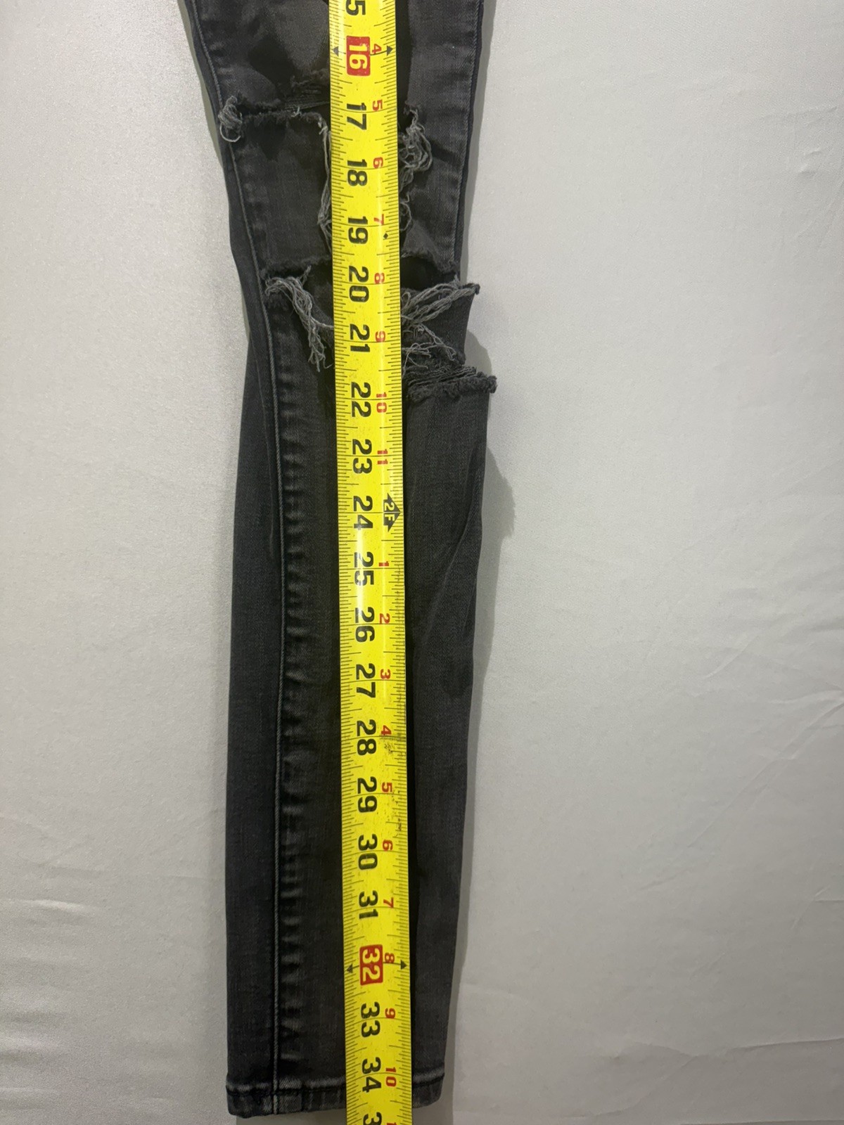 Abercrombie & Fitch Signature Collection High Rise Super Skinny Distress Size 25
