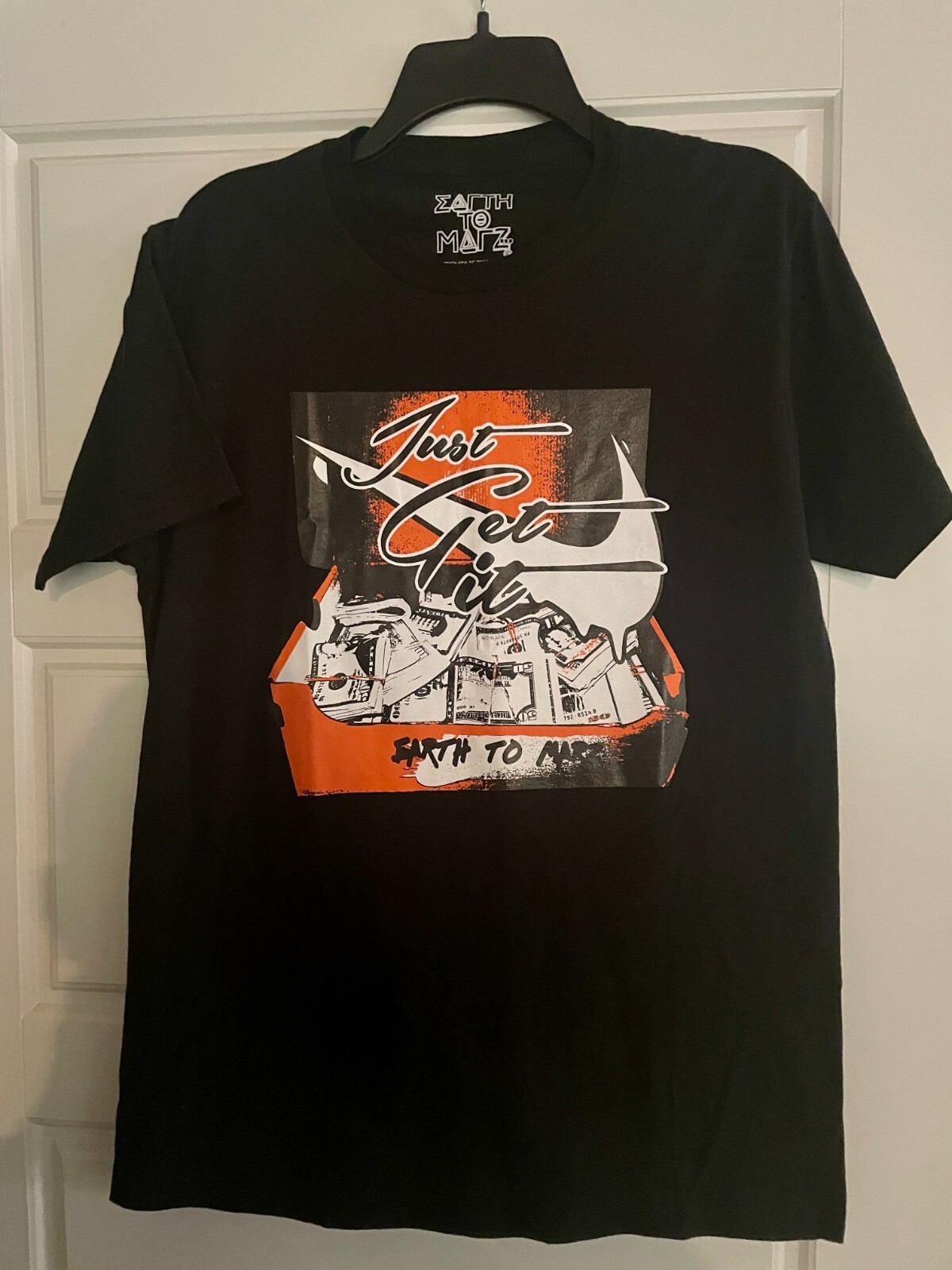EARTH TO MARZ Just Get It $ Med T-Shirt Brooklyn Made swoosh money shoebox urban