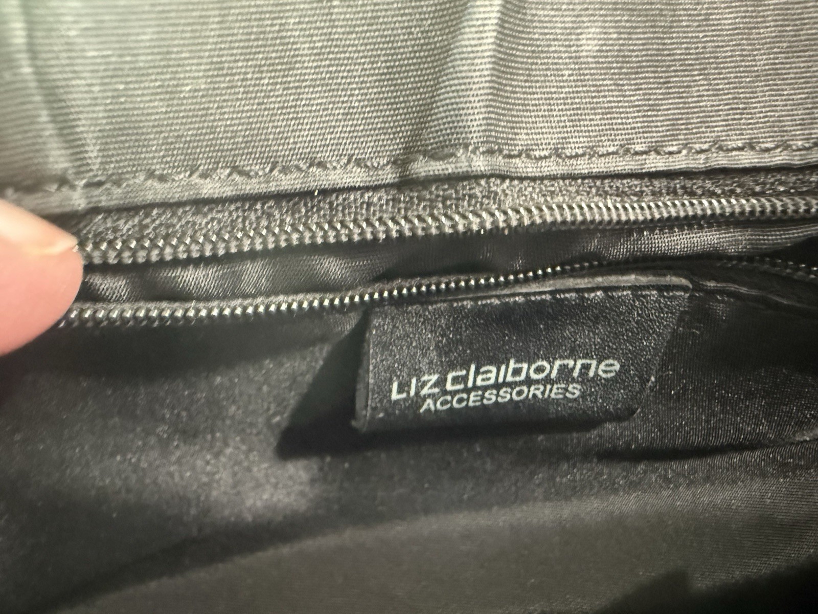 Liz Claiborne Black Leather Shoulder Bag Purse Zip Top Classic Medium