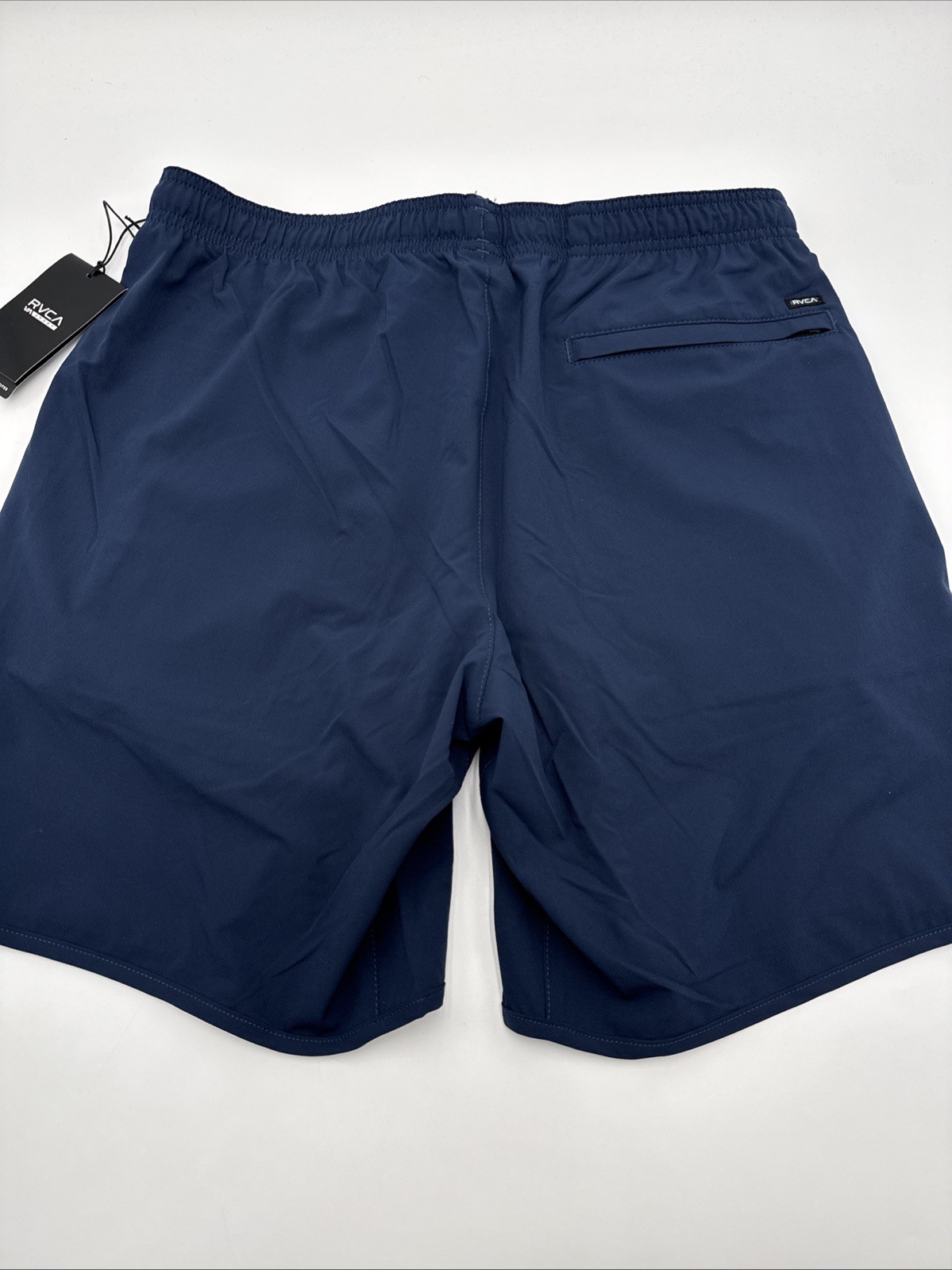 $70 RVCA Men’s Yogger Stretch 17 Shorts 8″ – Navy Blue – Medium -New Tag