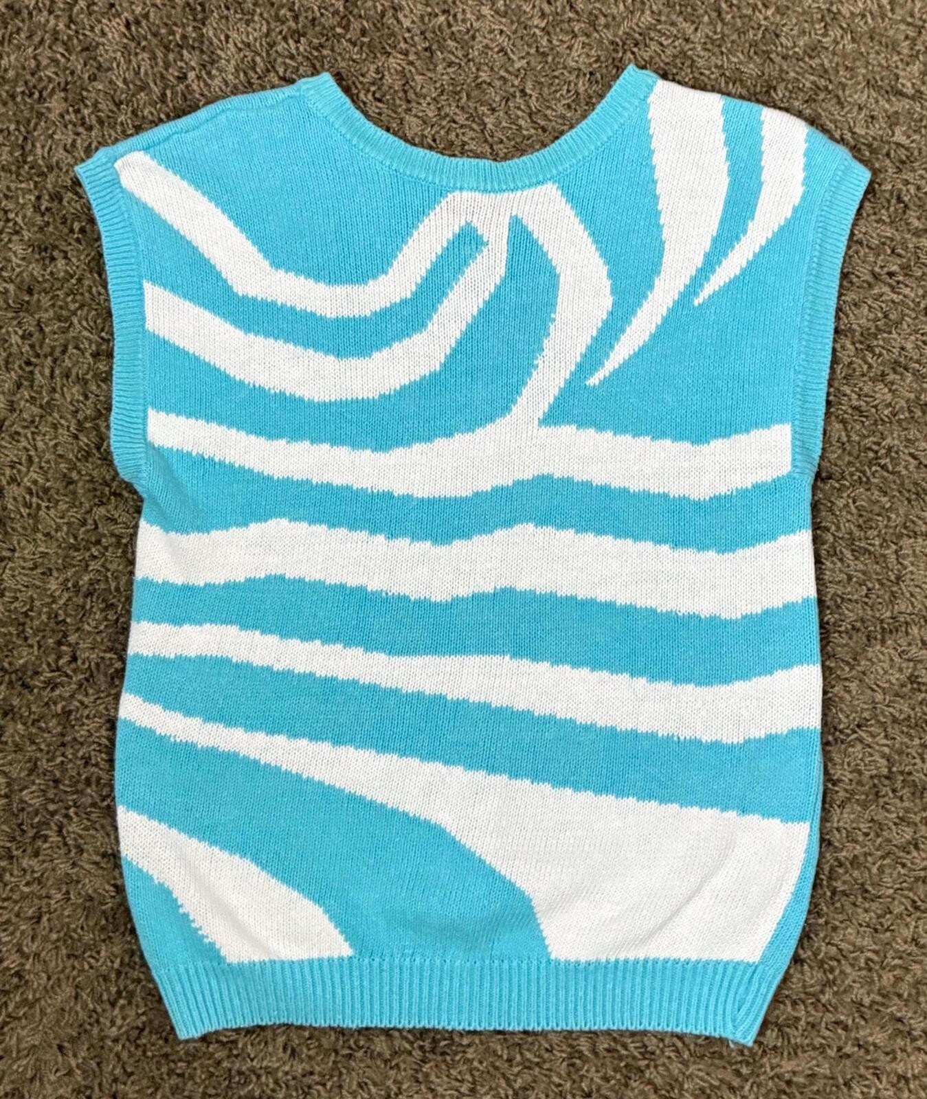 1980’s Turquoise and White Zebra Print Sleeveless Hand Knit Sweater Size M-L