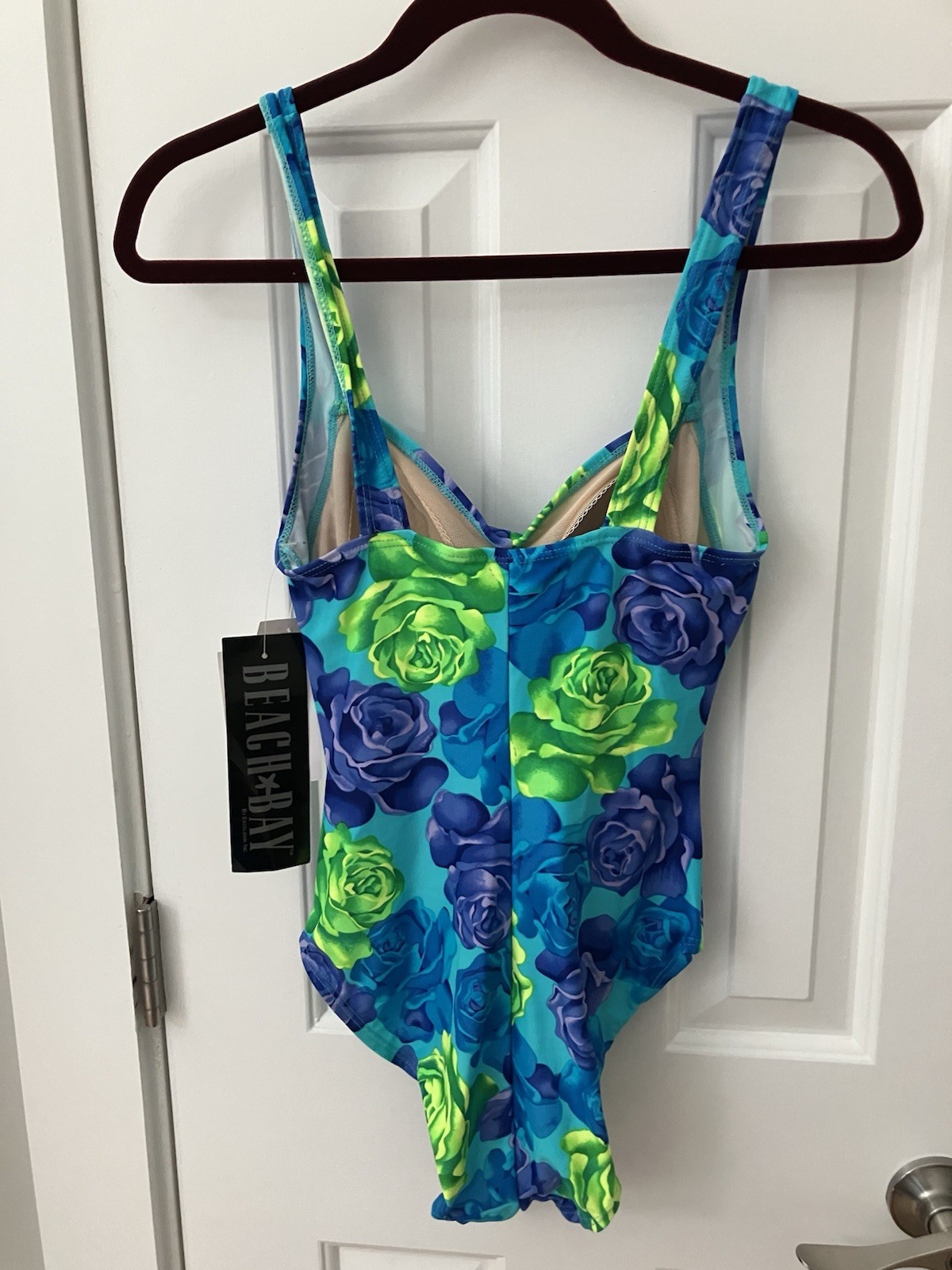 Beach Bay Swimsuit Size 6 Women’s 80% Nylon, 20% Spandex Blue Floral NWT