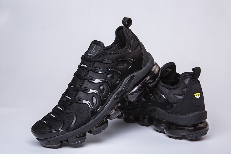 Nike Air Vapormax Plus Black Sneakers for Men