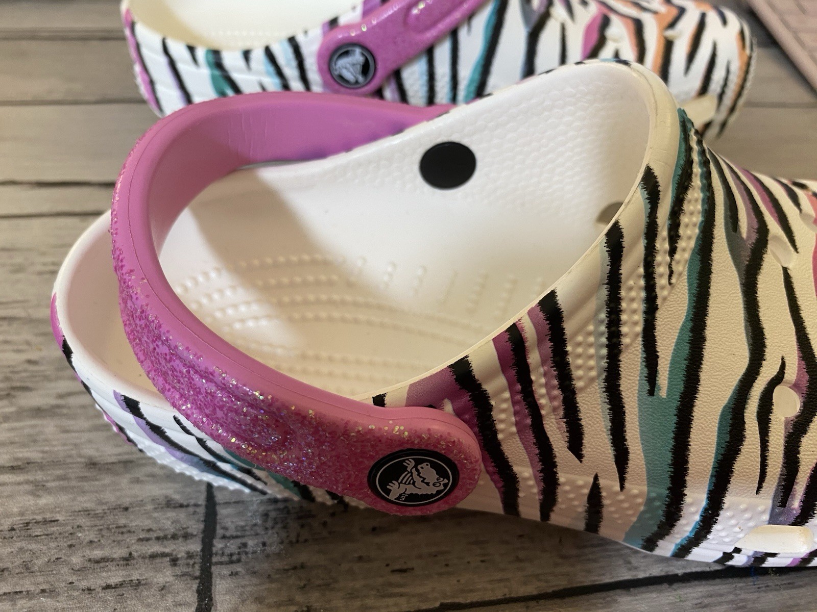 CROCS Kids’ Zebra Stripe Clogs with Pink Glitter Strap size 4