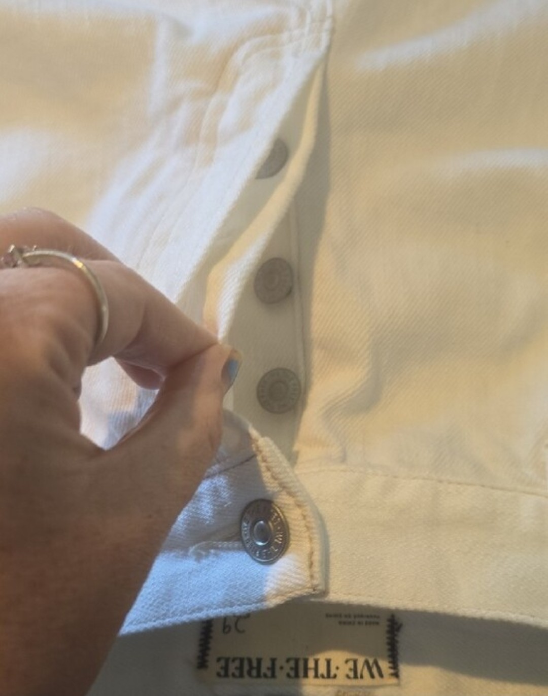 We The Free Button Fly Distressed Raw Hem 100% Cotton White Denim Shorts Size 29