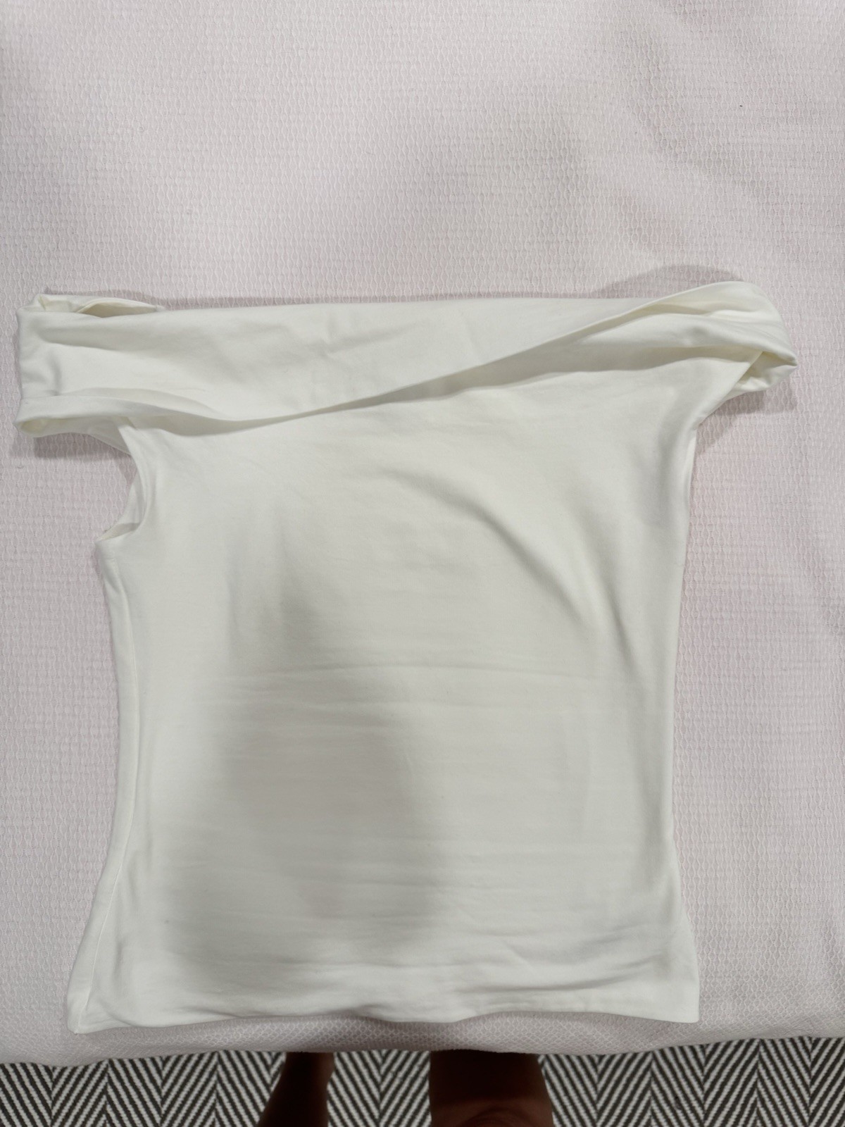Aritzia Women`s $58 Original Contour Ravish Off-the-Shoulder Top size S