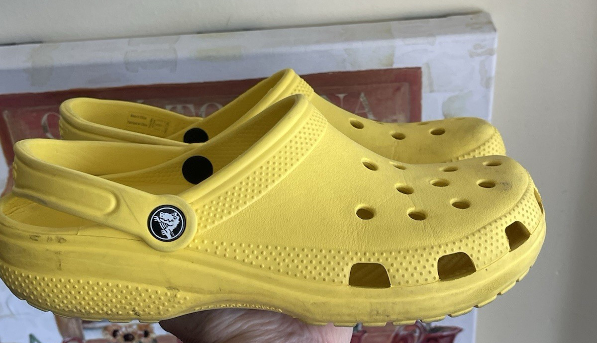 Crocs Classic Clogs Comfort Slip On Yellow Casual Shoes W 9 M 7 Water Shoes