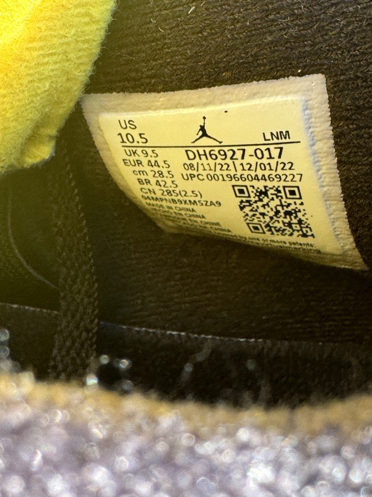 Size 10.5 – Jordan 4 Retro Mid Thunder