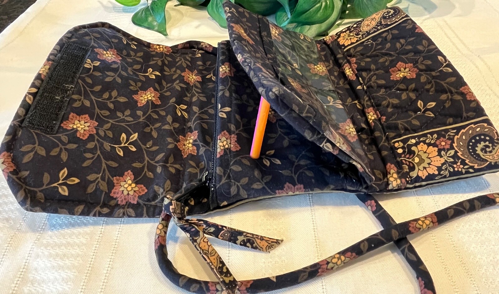 Vera Bradley Vintage Crossbody Organizer Black Walnut Wallet with Strap 1999 US