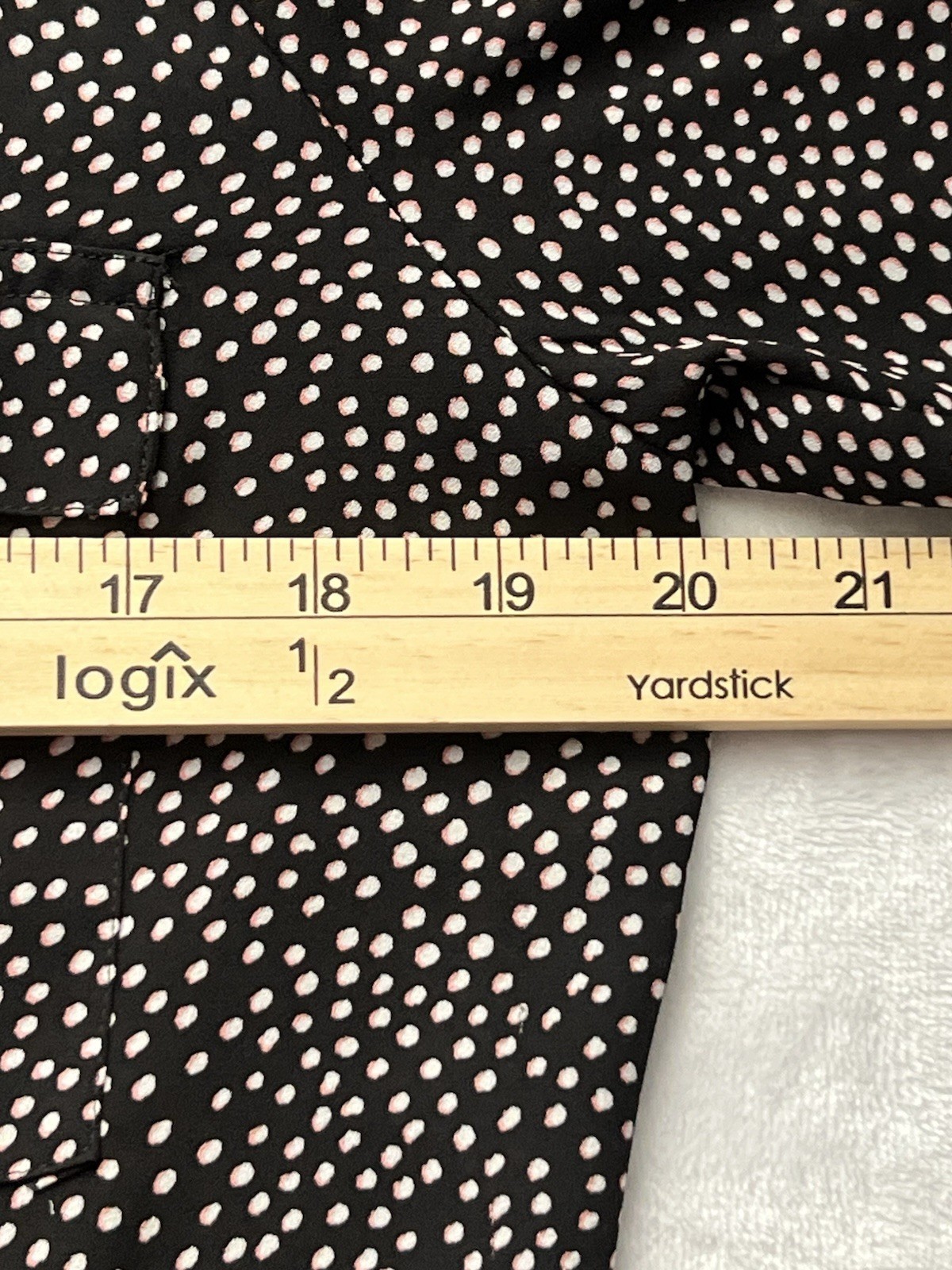 Express Women’s Micro-Dot Lightweight V Neck Adjustable Sleeve Blouse Size M