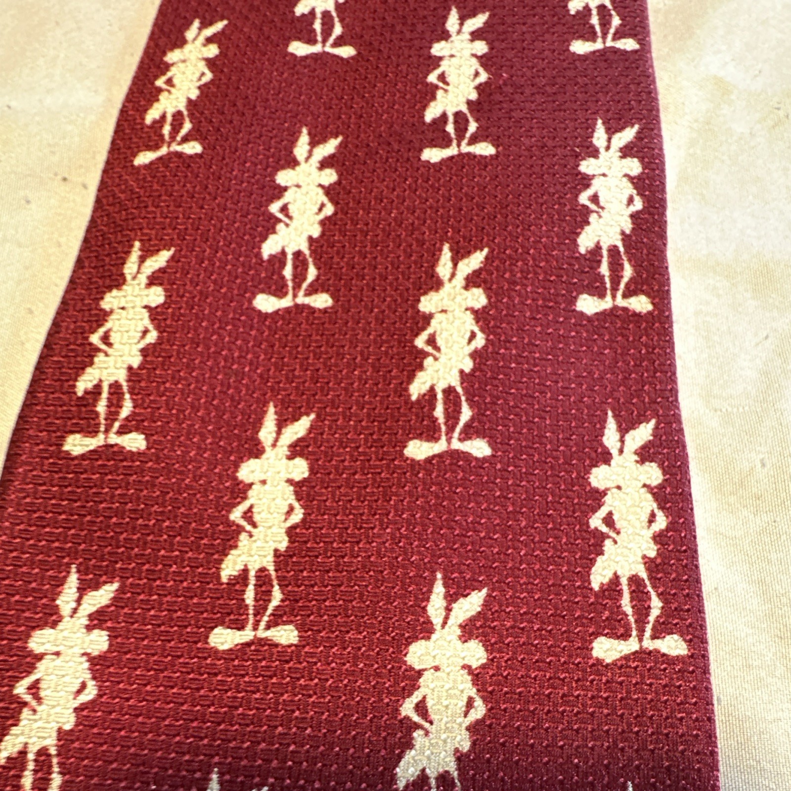 Warner Bros. Bugs Bunny Burgundy & White 100% Silk Novelty Pointed Tie Woven