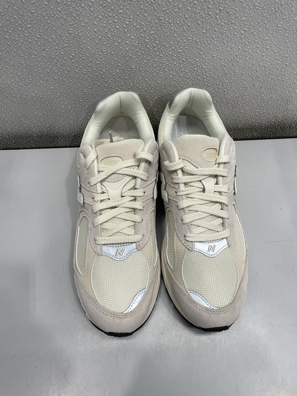 New Balance 2002R Lifestyle Sneaker Unisex M10, W11.5 In Taupe