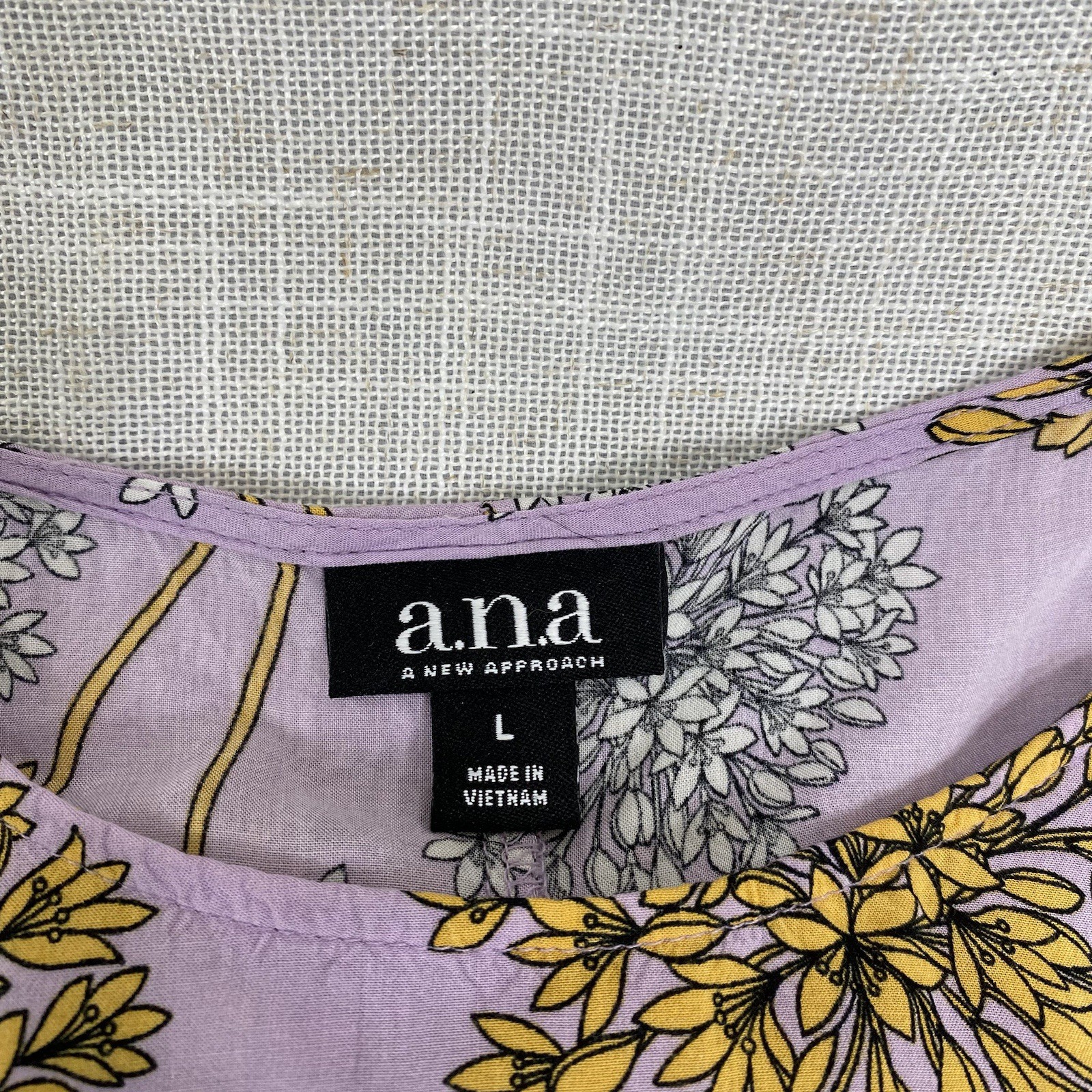 a.n.a. A New Approach Tank Top Blouse Womens L Rayon Purple Floral Beach Fairy