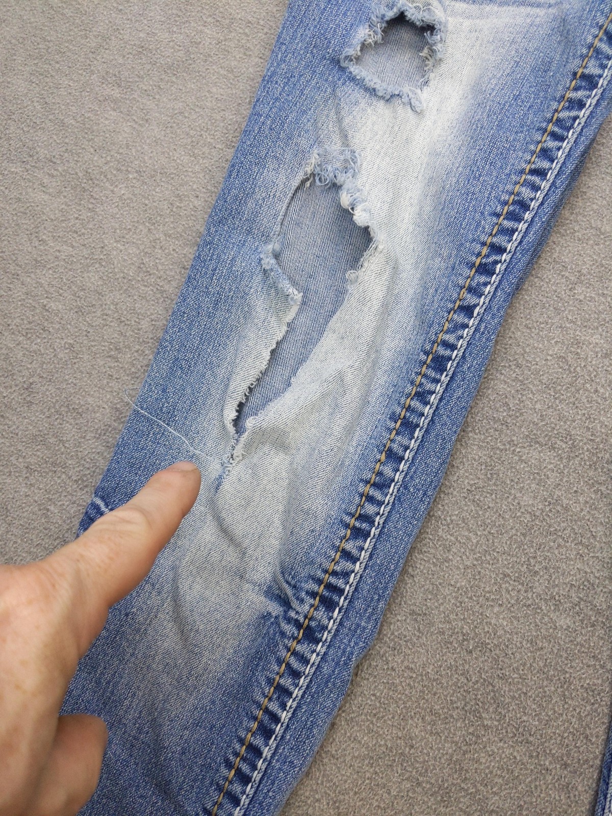 Amethyst Jeans Juniors 9 Blue Low Rise Bootcut Distressed Embroidered Denim