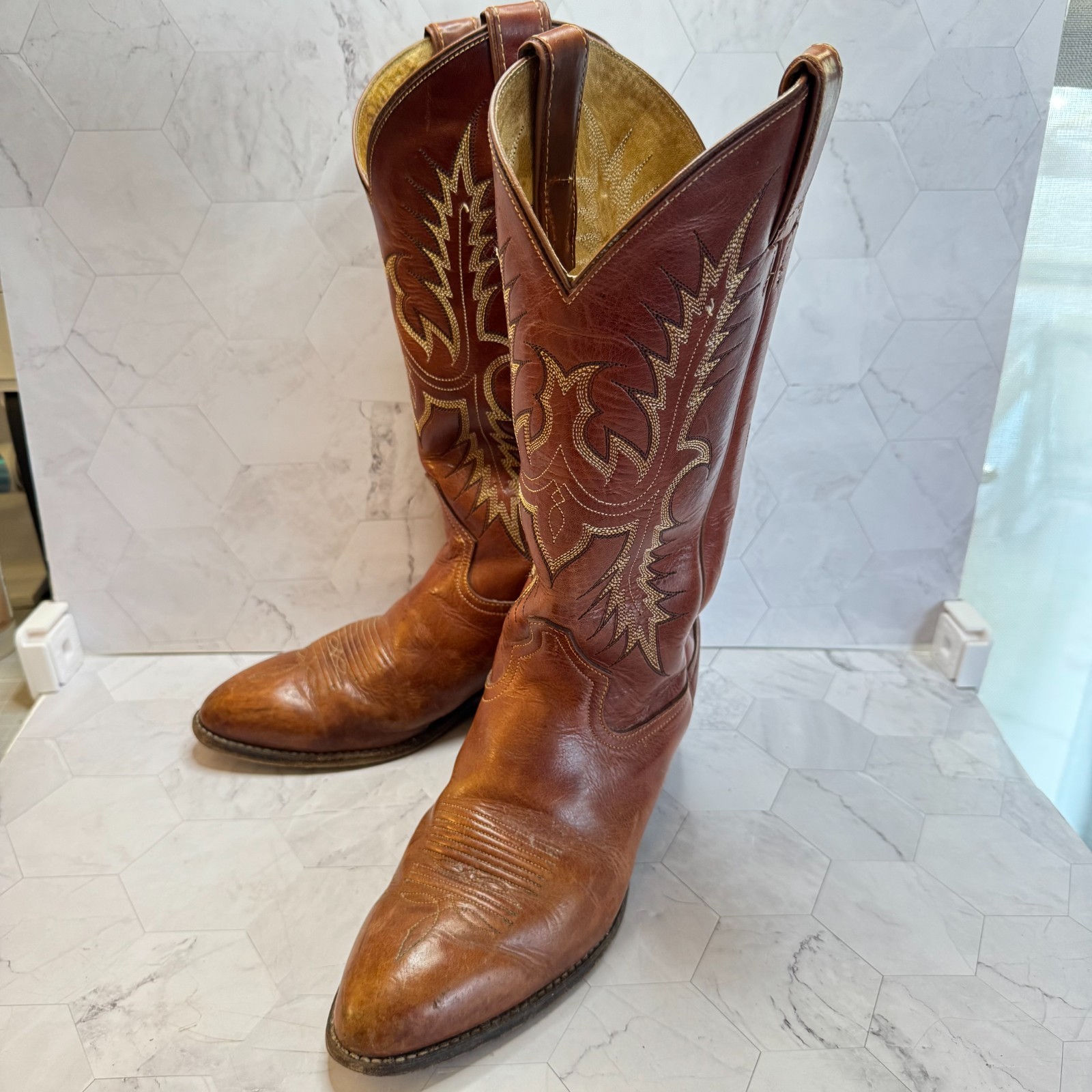 Vintage Tony Lama Boots Men 7.5 EE Brown Bullhide Leather White Label Cowboy EUC