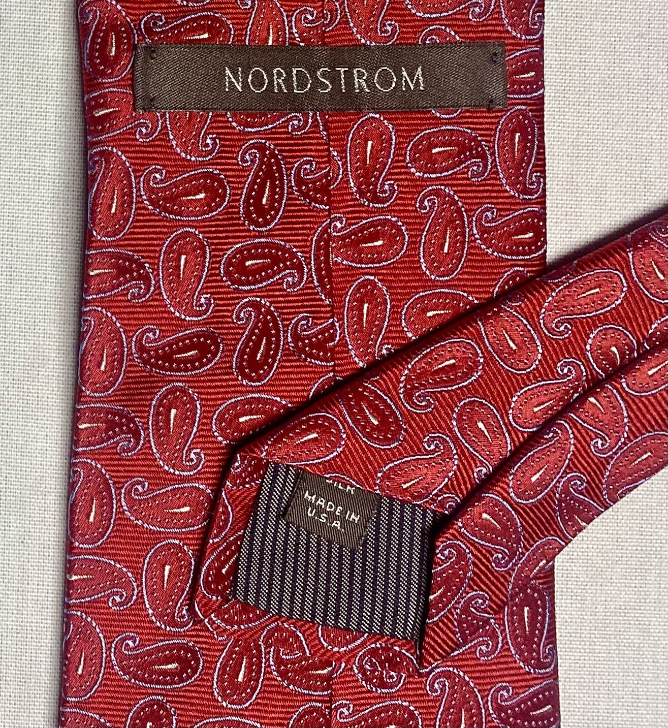 NORDSTROM ALL SILK AMERICAN MADE MEN’S RED PAISLEY WOVEN NECKTIE NWOT