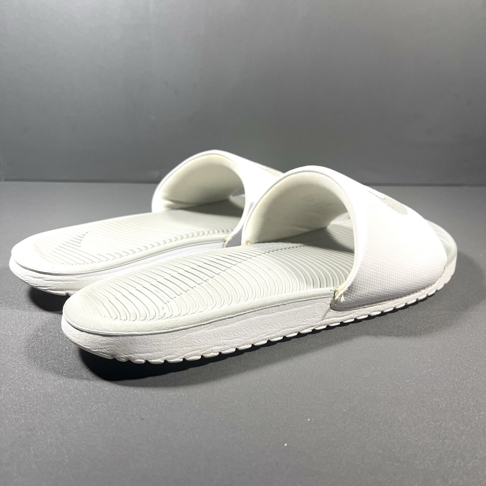 Nike Victori One Slide Men US 7 White Gray Sandal Outdoor Textured Swoosh