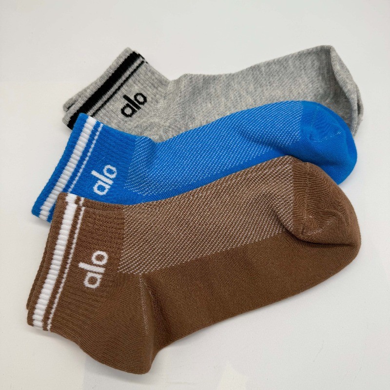 New Yoga 3-Pack Socks Unisex Half-Crew Throwback Brown – Blue – Gray NWT