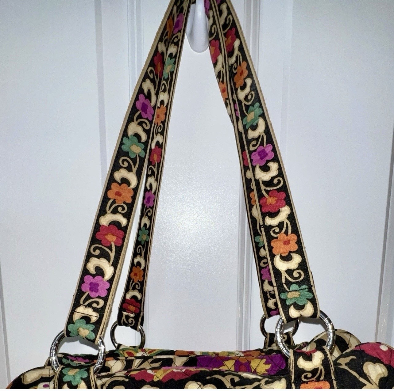Vera Bradley Large Floral Shoulder Bag Black Multicolor Lined Inner Pockets Zip