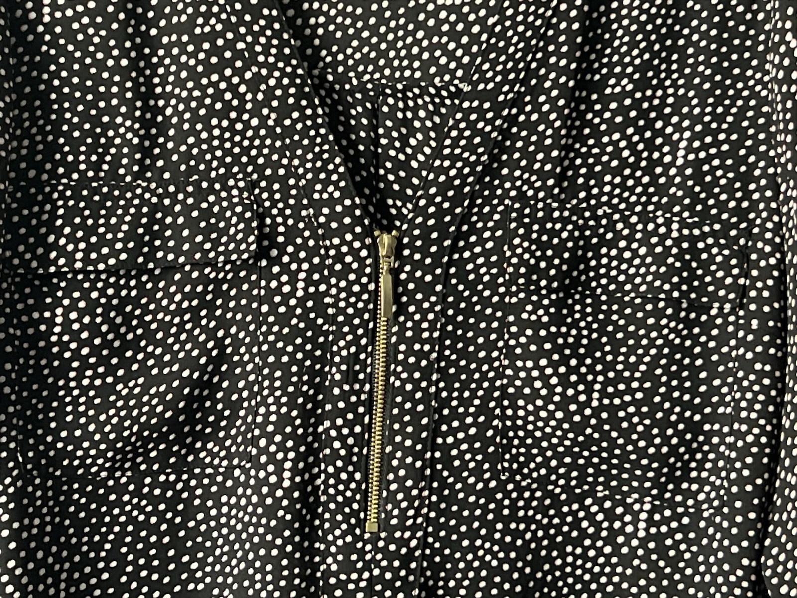 Express Women’s Micro-Dot Lightweight V Neck Adjustable Sleeve Blouse Size M