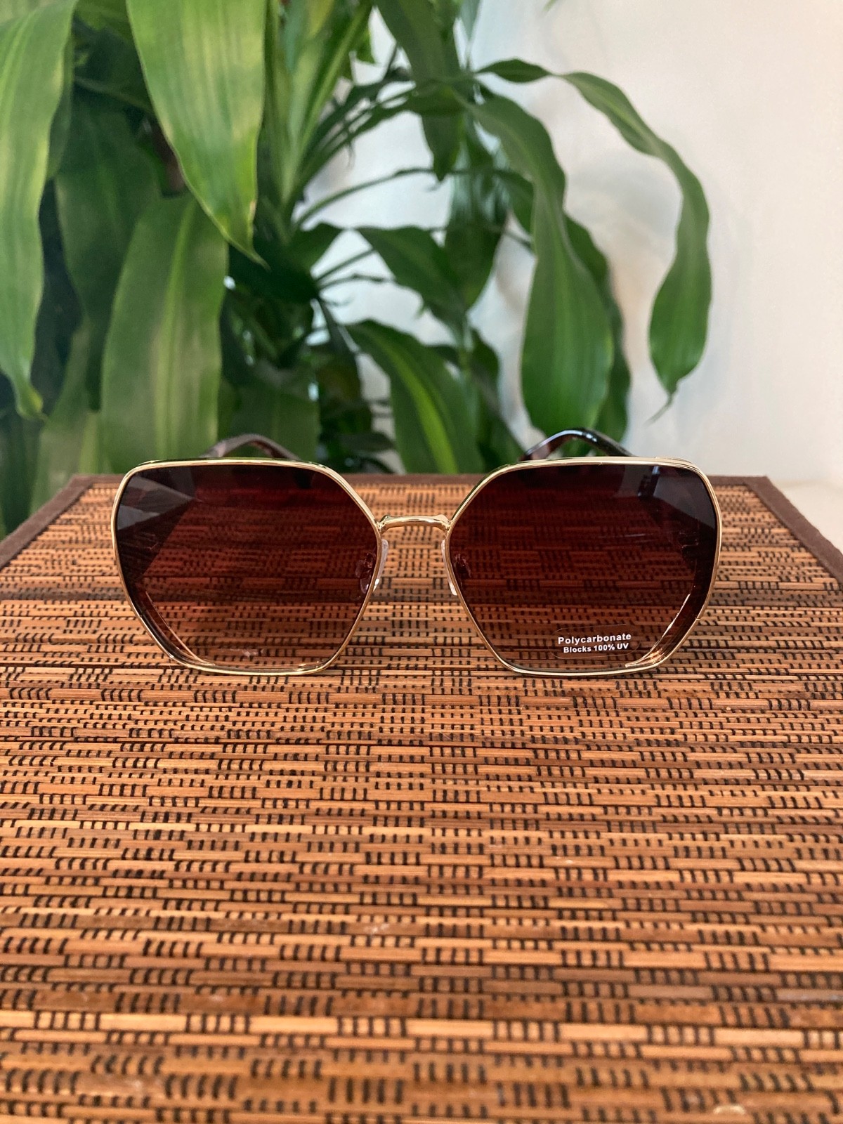 Thin Metallic Frame Large Lens Sunglasses (MP24215ap/mc) gold trim/print arms