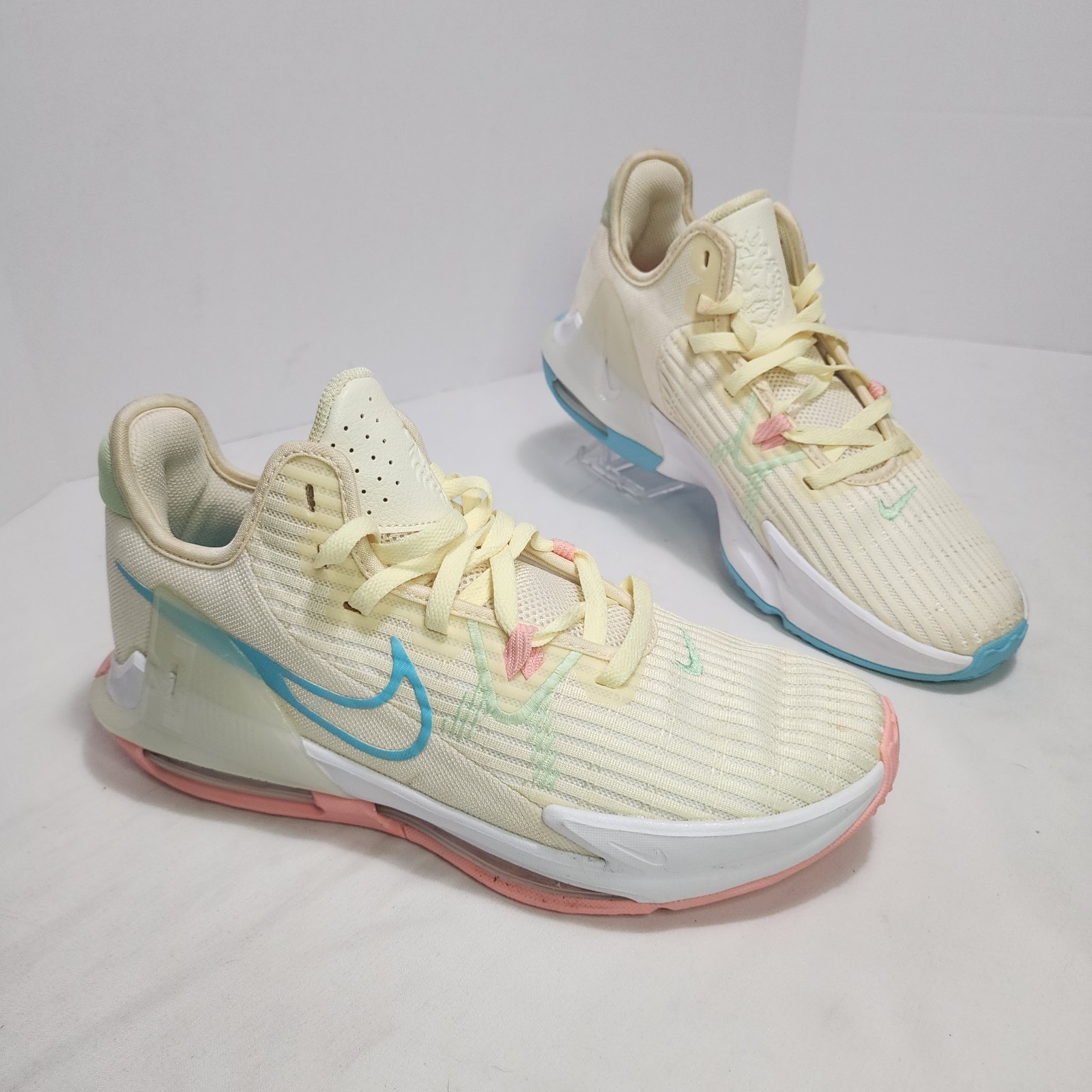 RARE Nike LEBRON JAMES Witness 6 EASTER Basketball Sz 10 Shoes CZ4052-103 – EUC