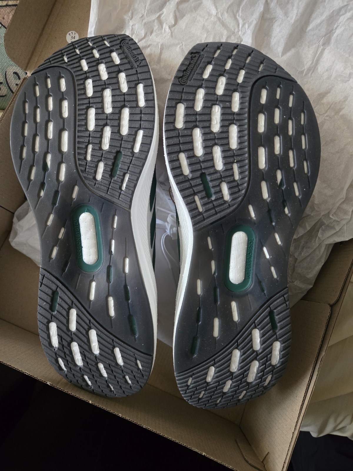 Adidas Men’s UltraBoost 5X US Men Size 10 Green and White JH7248